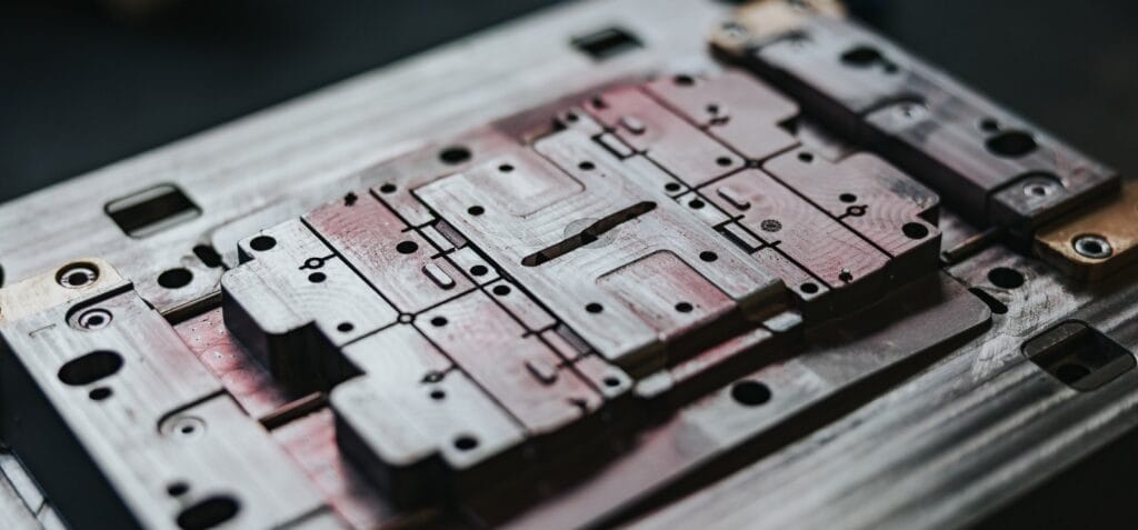 Forma narzędziowa do produkcji komponentów z tworzyw sztucznych